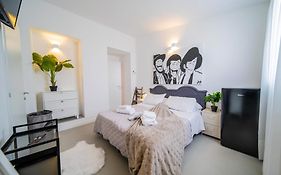 MB&B Relax Rooms - Villa Corte Genovesa